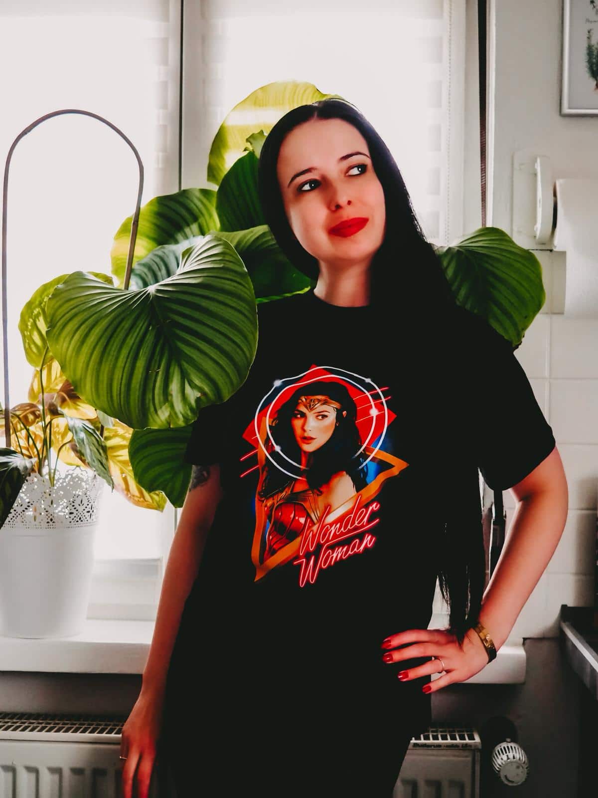 Neue Kollektionen von Zavvi - Wonder Woman Shirt in schwarz